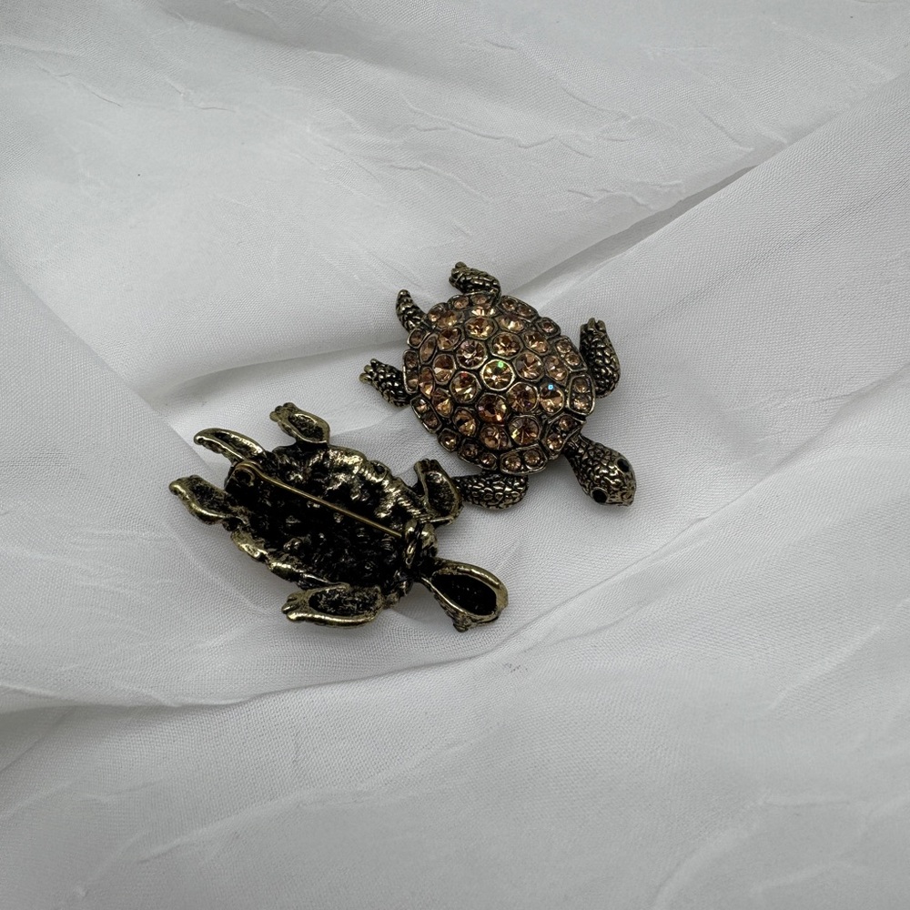 Gold Turtle Brooch Set